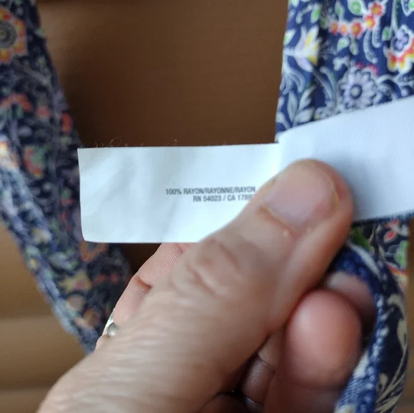 Scarf - Picture 5 of 6